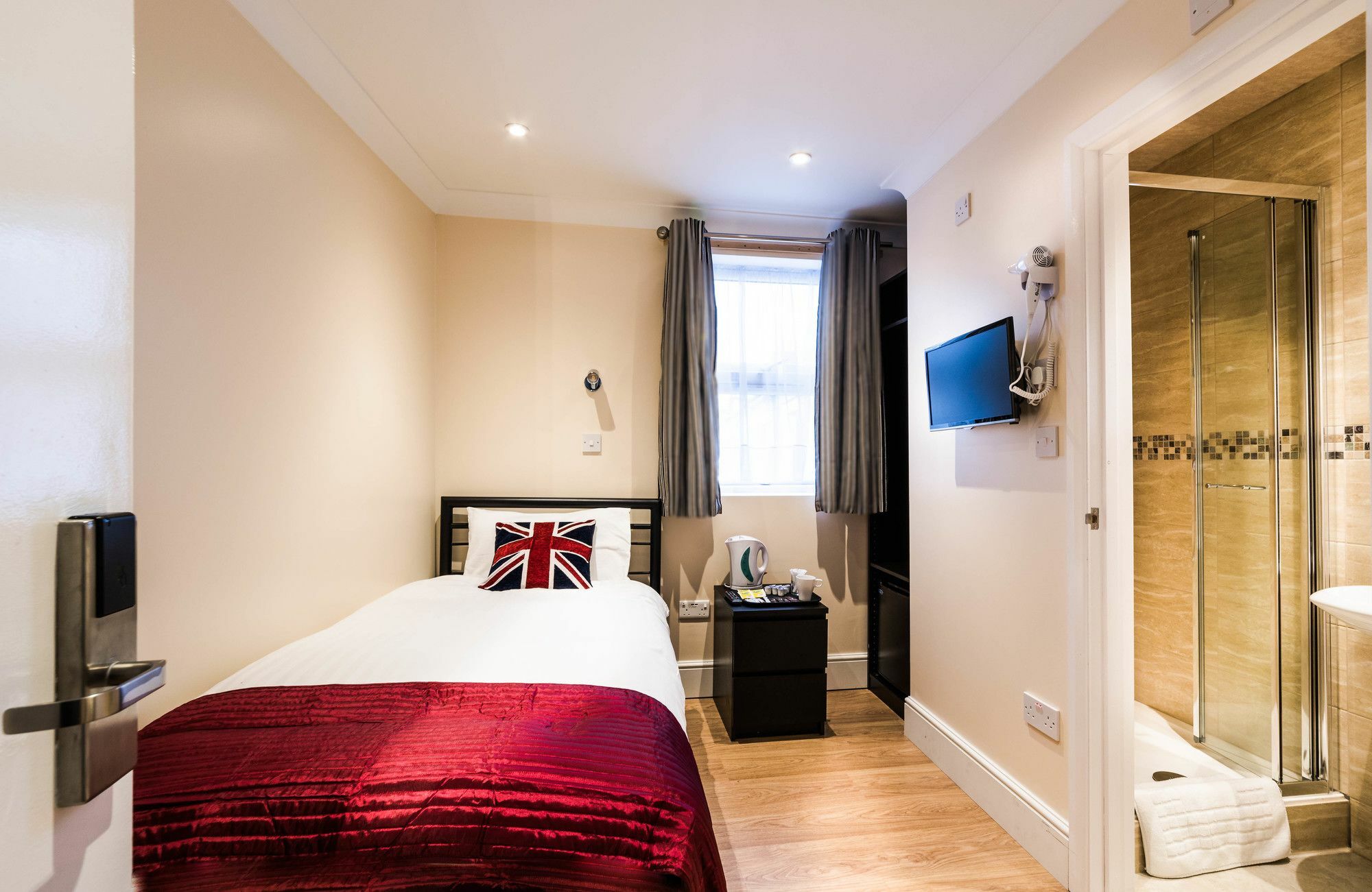 Hellenic Hotel By Saba London Exterior photo